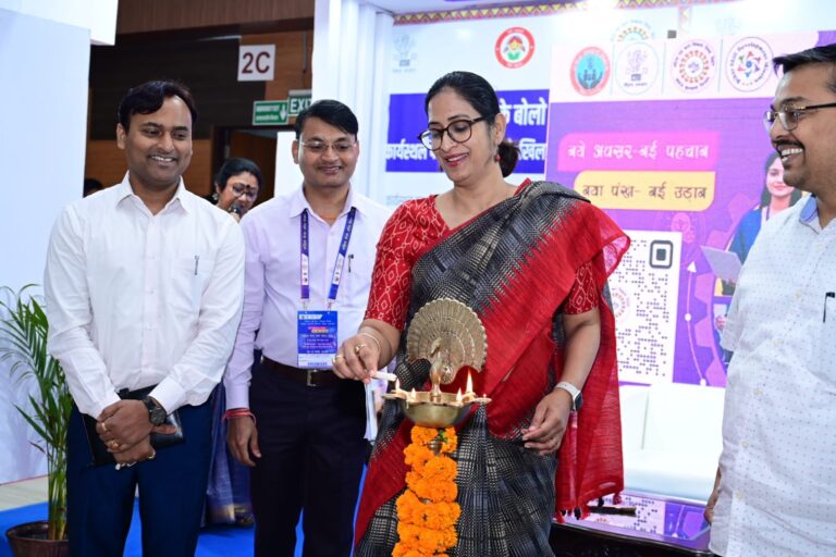 पहले दिन 1188 महिलाओं को मिला रोजगार – विमेंस जॉब फेयर 2026